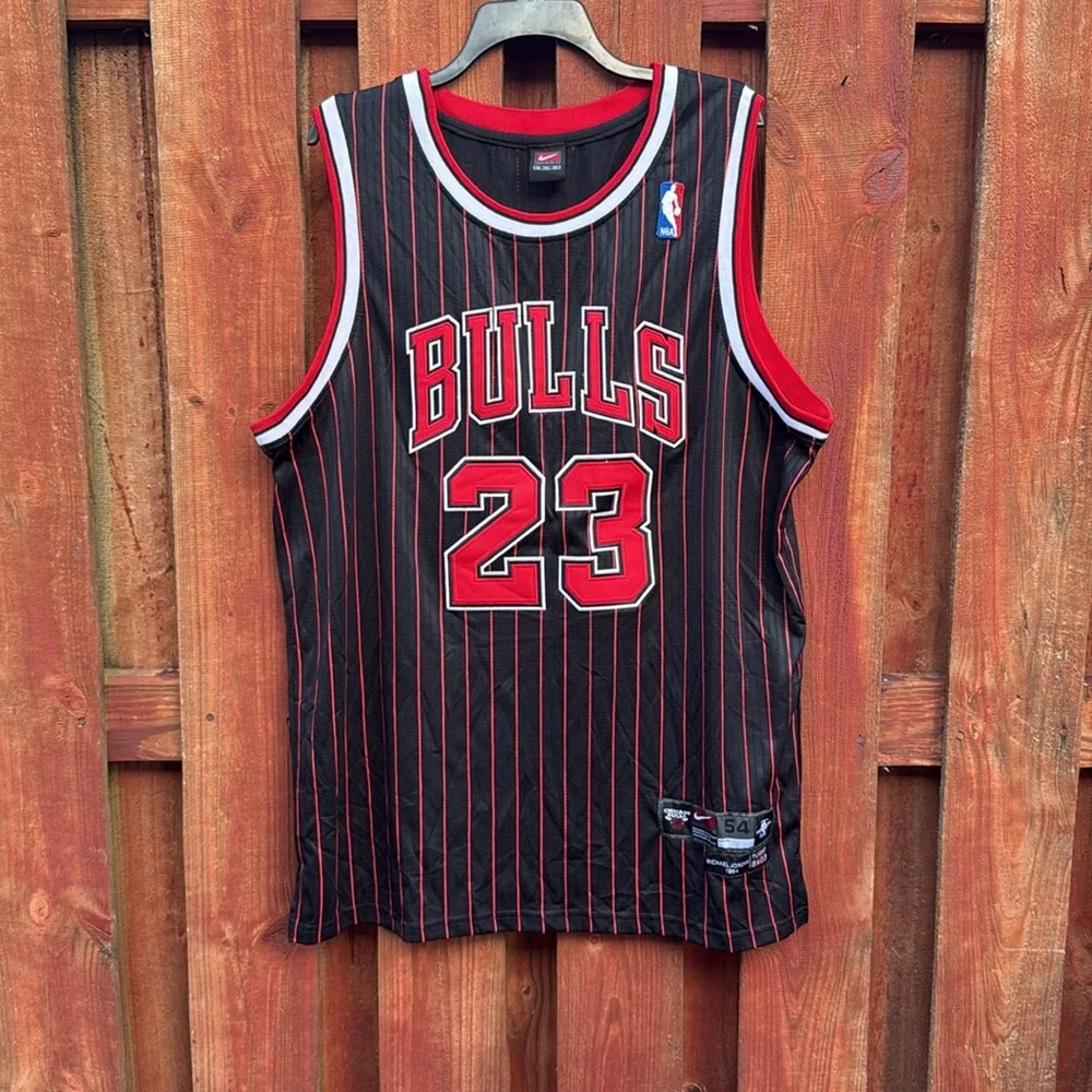 Nike Bulls Black and Red Striped Jersey Size XXL